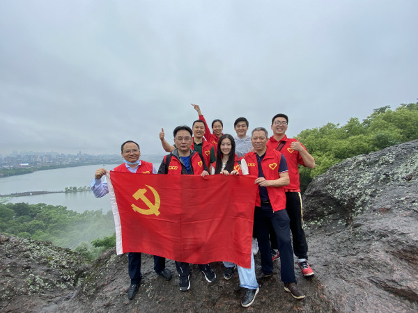 献礼建党百年|  党委工作部党支部开展“公益志愿行，党史学习浓”主题党日活动